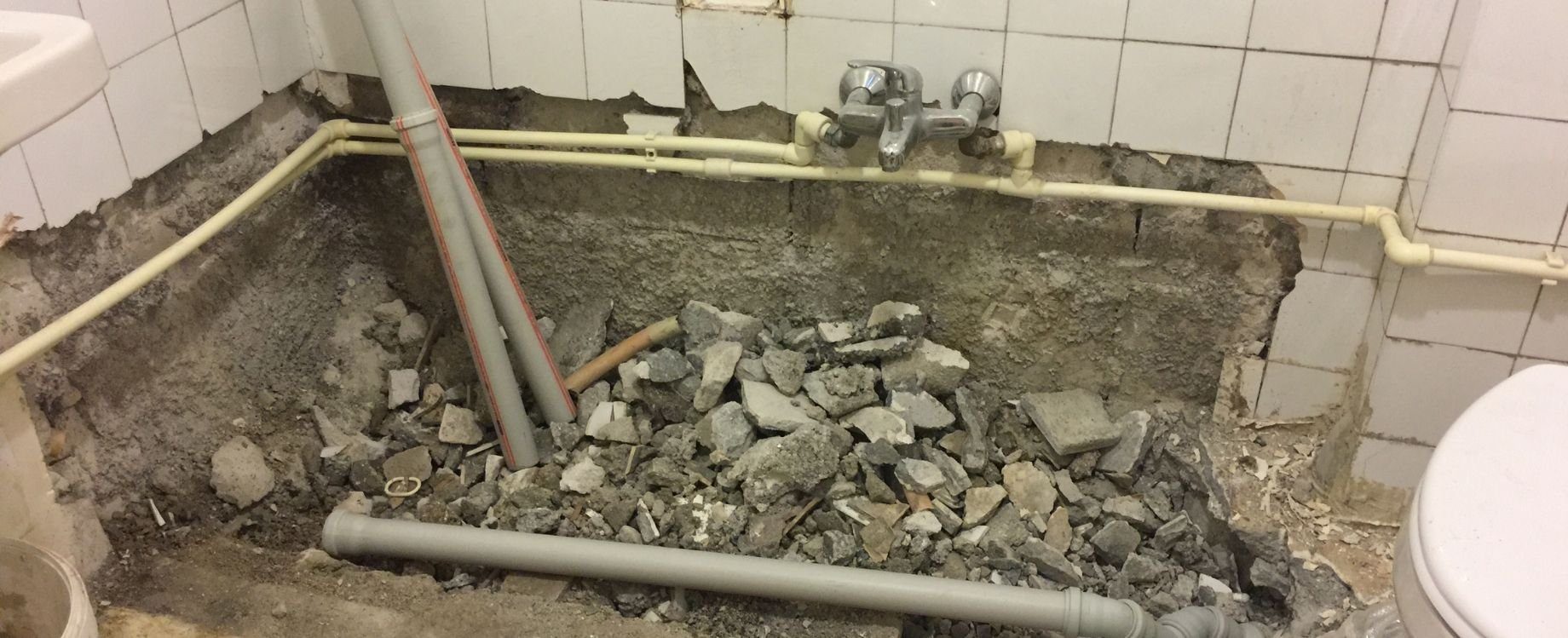 bathroom fitter near me N17 6UR